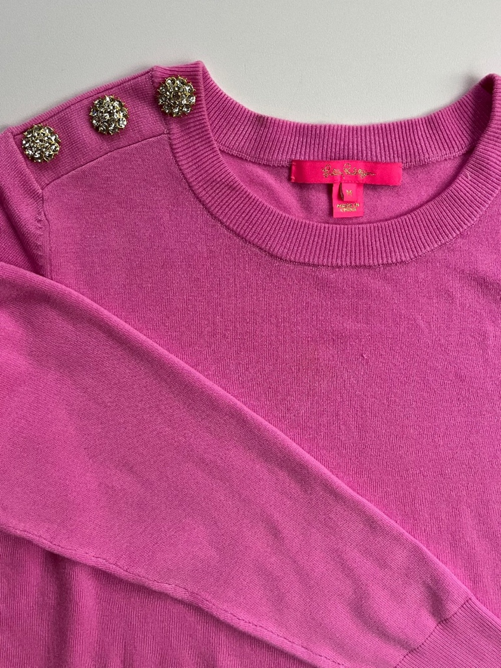 Lilly Pulitzer crewneck sweater vibrant pink with trio buttons sz Medium